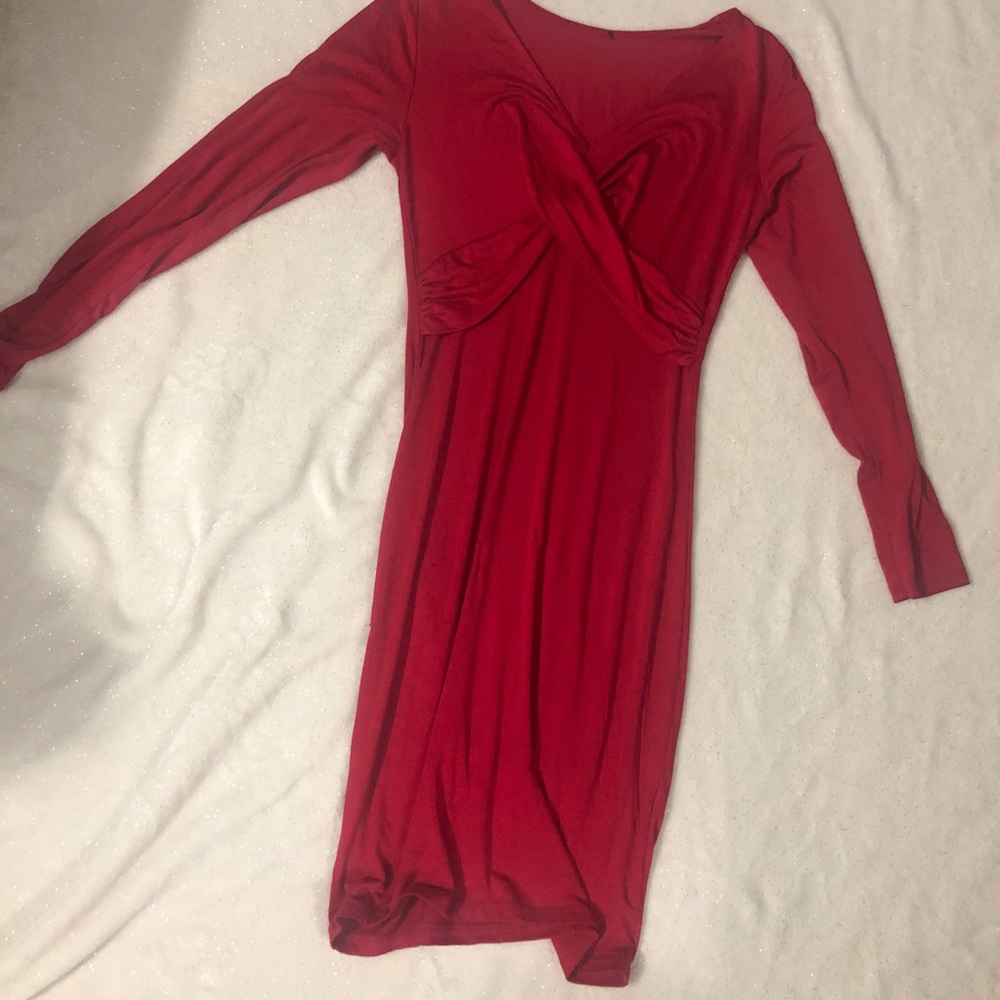 2 crossed black and red dresses!